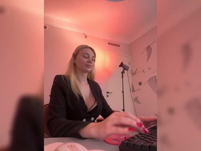PolinaS, en directo ahora en BongaCams