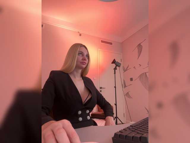 PolinaS, live now on BongaCams