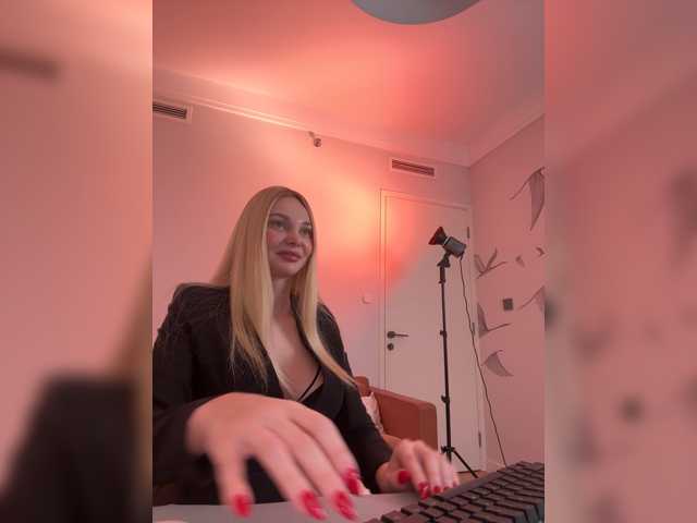 PolinaS, live now on BongaCams