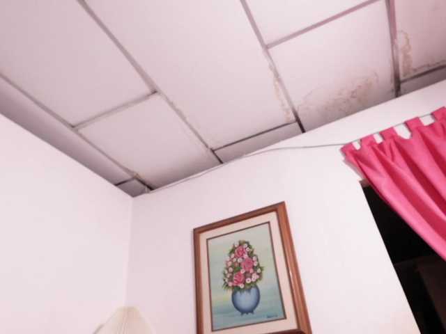 Milfandrea live cam on BongaCams