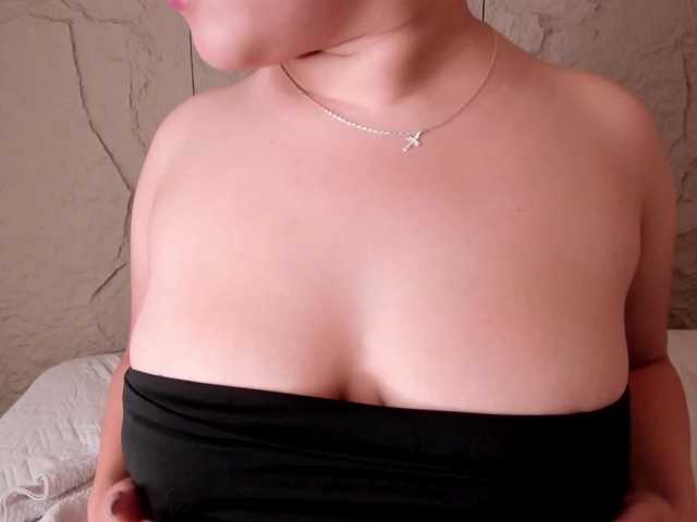 Malu live cam on BongaCams