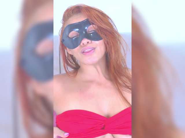 Soraafire live cam on BongaCams