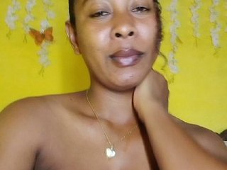 ymalayah's Live Webcam