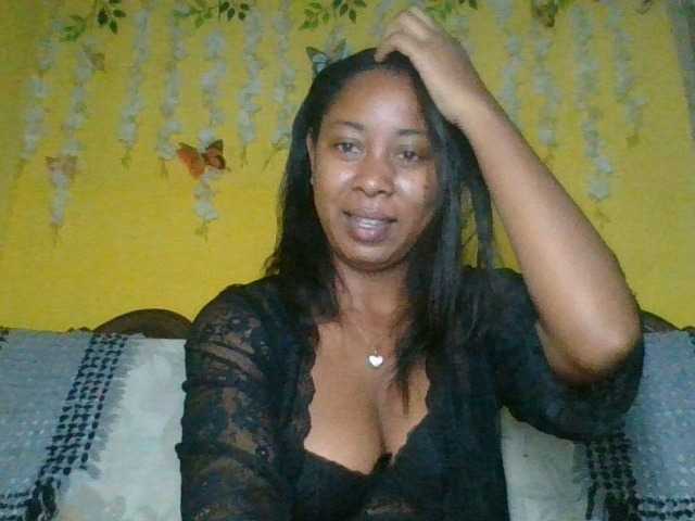 FredahSannie live cam on BongaCams