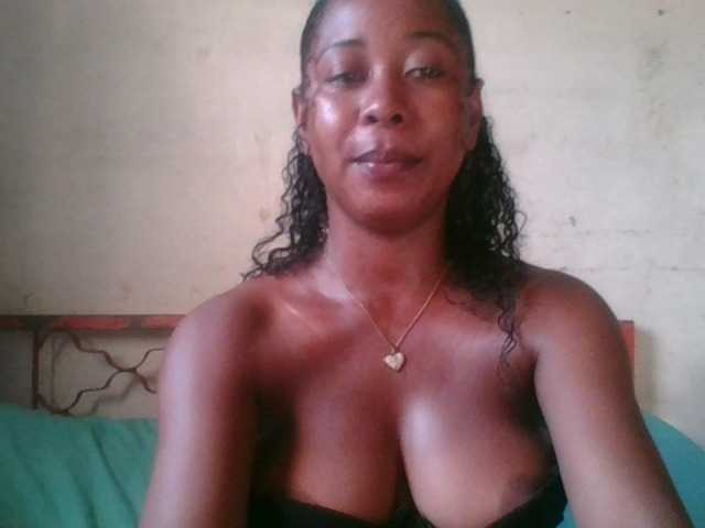 FredahSannie's BongaCams show and profile