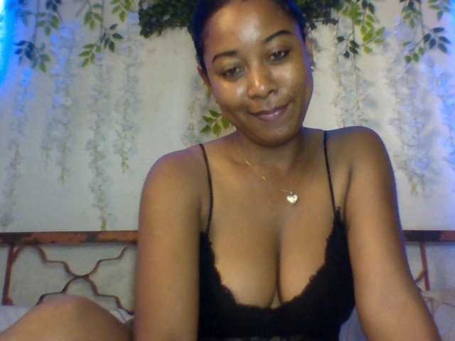 FredahSannie live cam on BongaCams
