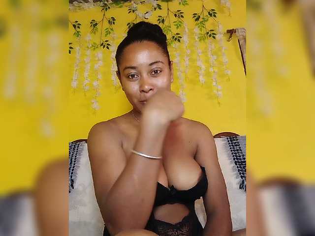 FredahSannie live cam on BongaCams