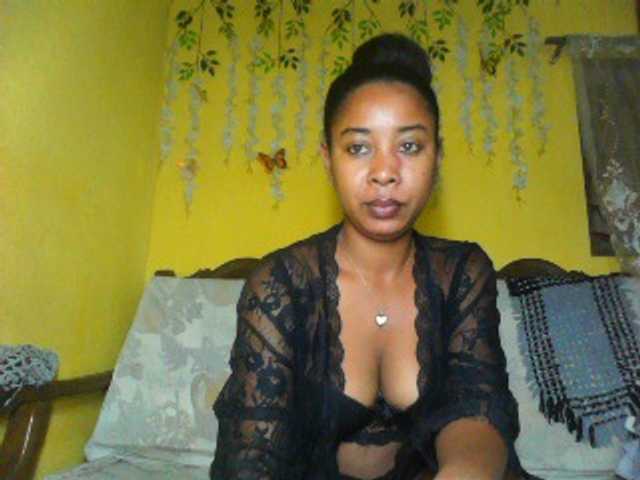 FredahSannie live cam on BongaCams
