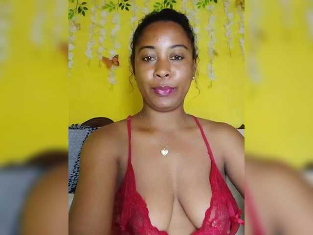FredahSannie live cam on BongaCams
