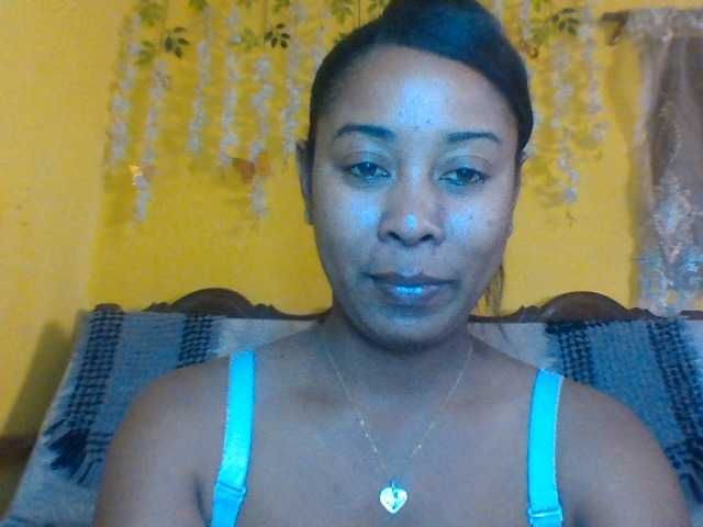 FredahSannie live cam on BongaCams