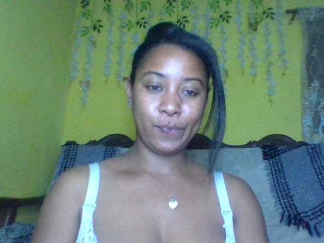 FredahSannie Live Cam on BongaCams