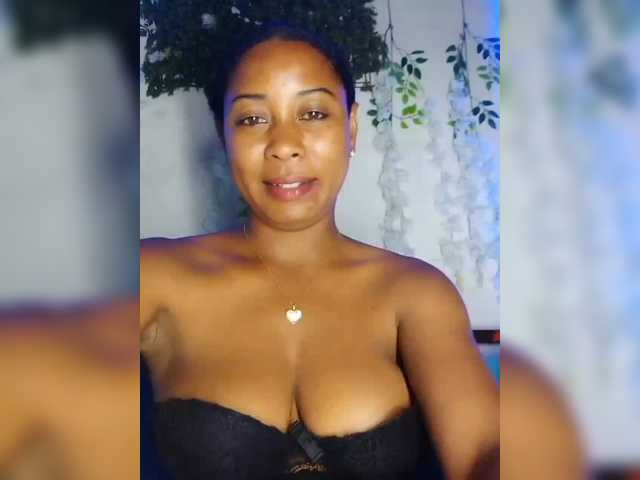 FredahSannie live cam on BongaCams