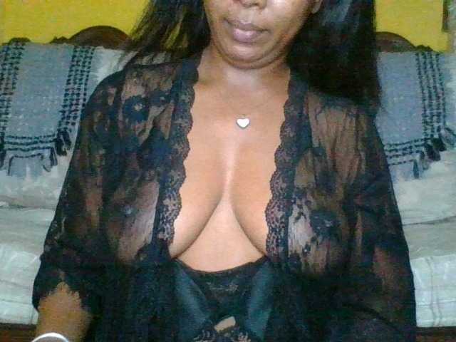 FredahSannie live cam on BongaCams