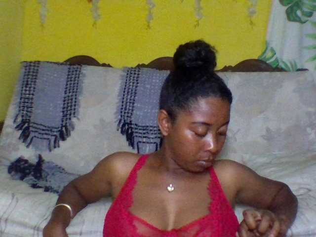 FredahSannie live cam on BongaCams