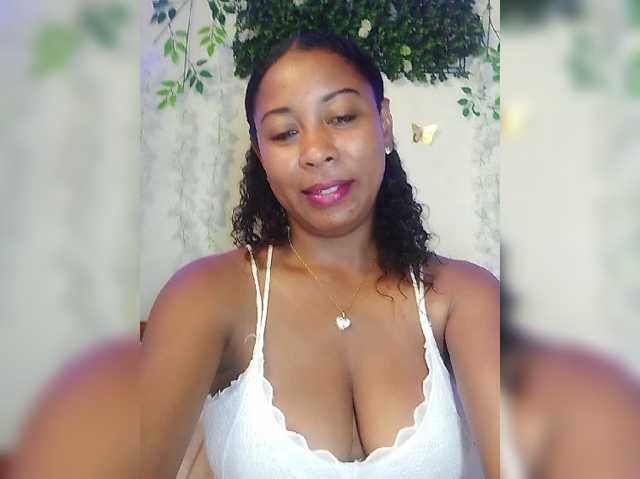FredahSannie live cam on BongaCams