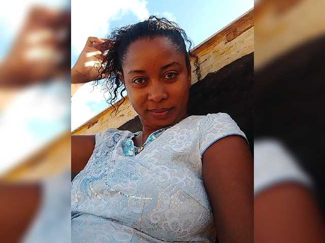 FredahSannie's BongaCams show and profile