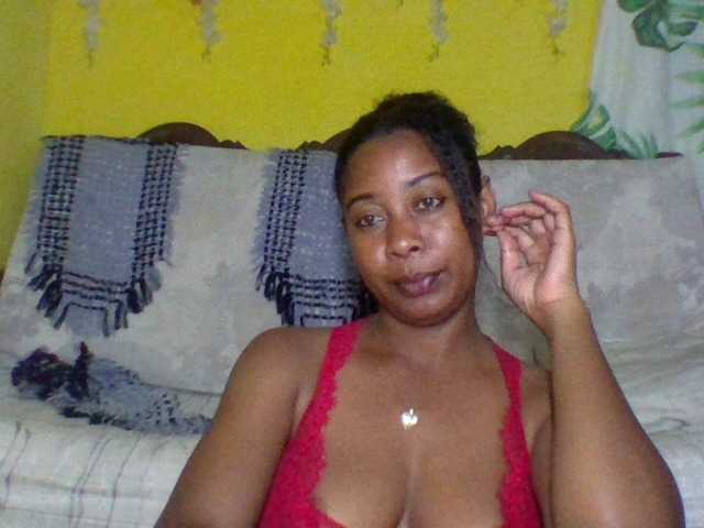 FredahSannie live cam on BongaCams