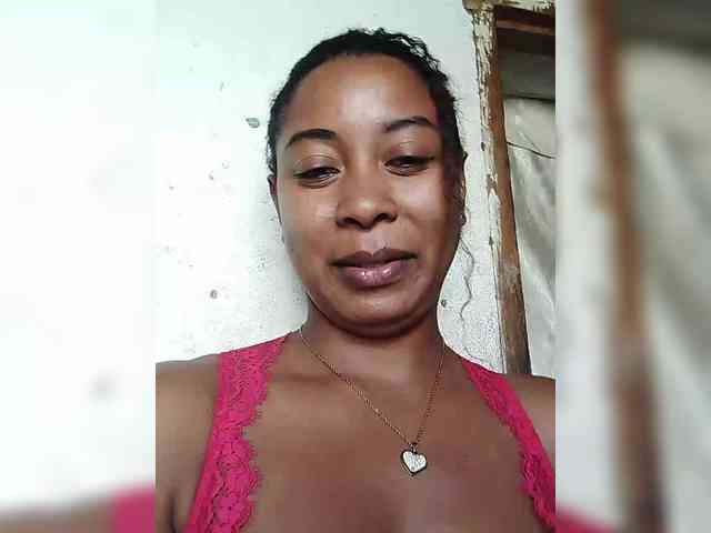 Model: FredahSannie