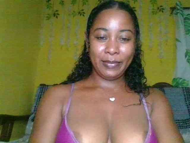 FredahSannie webcam