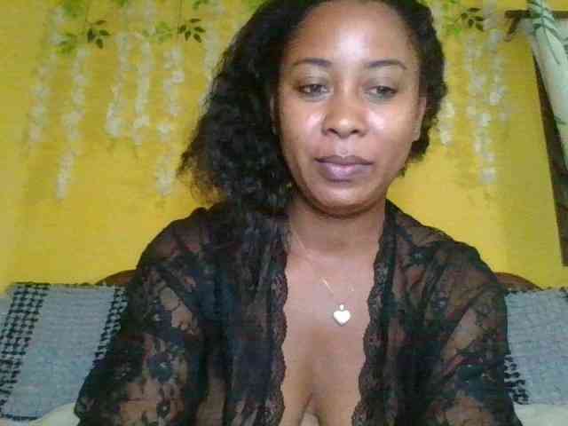 FredahSannie webcam
