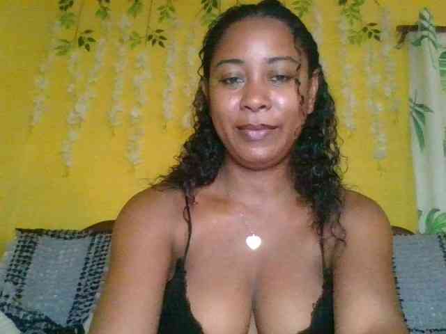 FredahSannie webcam