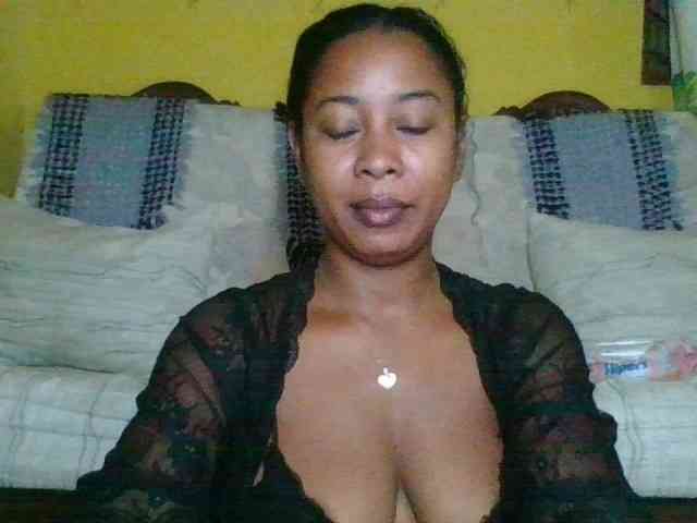 FredahSannie webcam