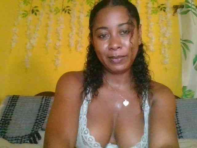 FredahSannie webcam
