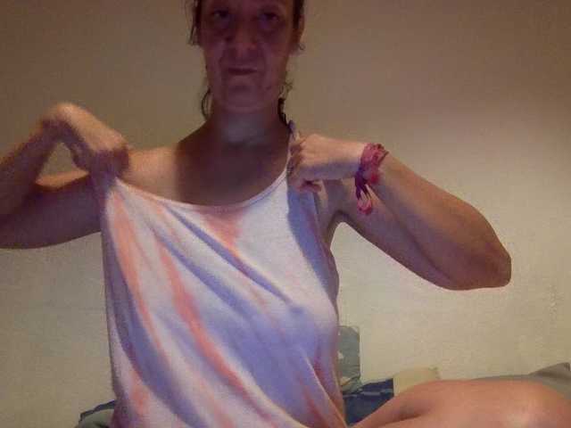 Candela41 live cam on BongaCams