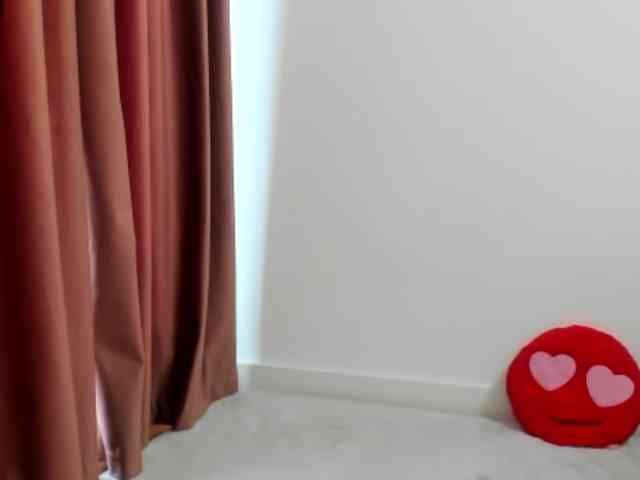 LadyLyanna25 webcam