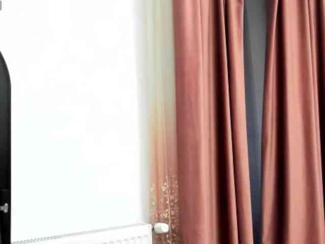 LadyLyanna25 webcam