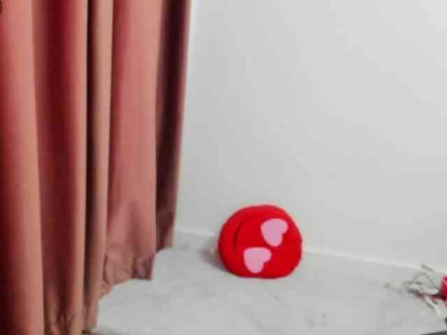LadyLyanna25 webcam