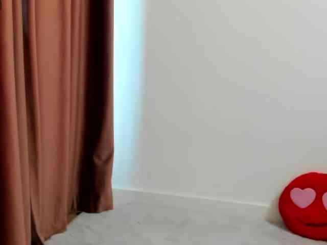 LadyLyanna25 webcam