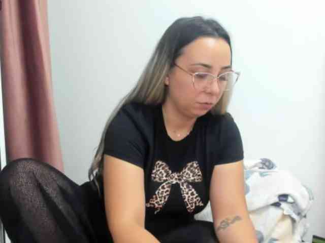 LadyLyanna25 webcam