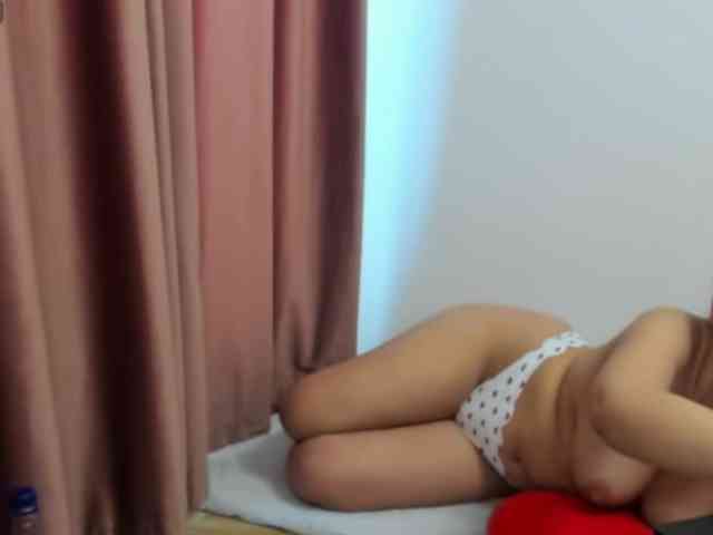 LadyLyanna25 webcam