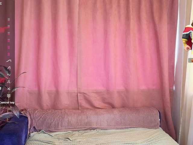 Skinnylady live webcam show