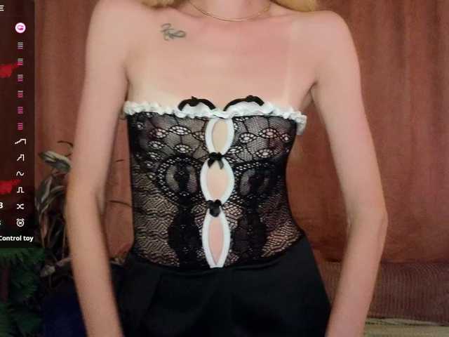 Skinnylady live cam on BongaCams