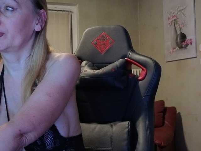 Sexy-Angela live cam on BongaCams