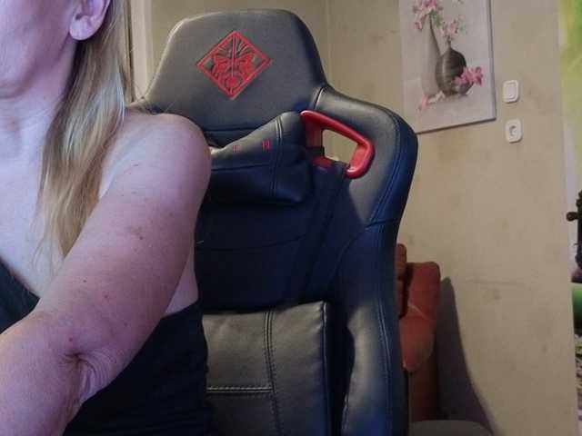 AngelikaMore live cam on BongaCams