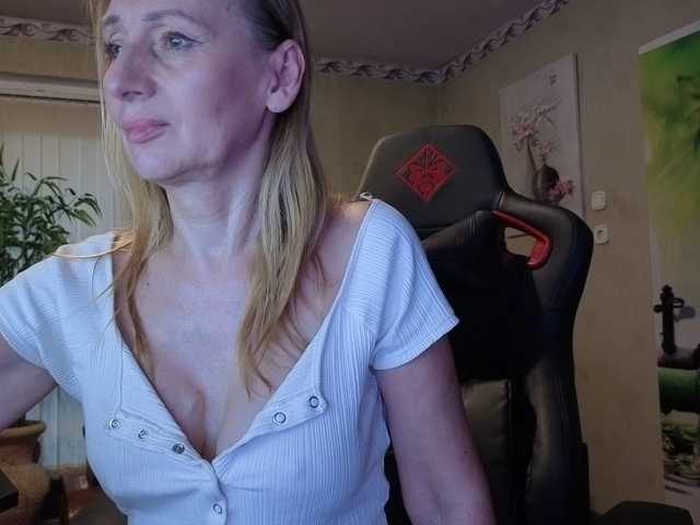 AngelikaMore live cam on BongaCams
