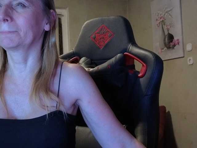 AngelikaMore live cam on BongaCams