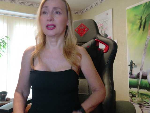 le modèle AngelikaMore est en webcam porno dans un show sur le site bongacams, il possède les tags suivants: White/Caucasian,Blonde,Shaved