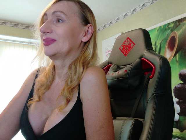 AngelikaMore live cam on BongaCams