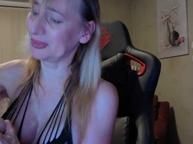 Sexy-Angela live cam on BongaCams