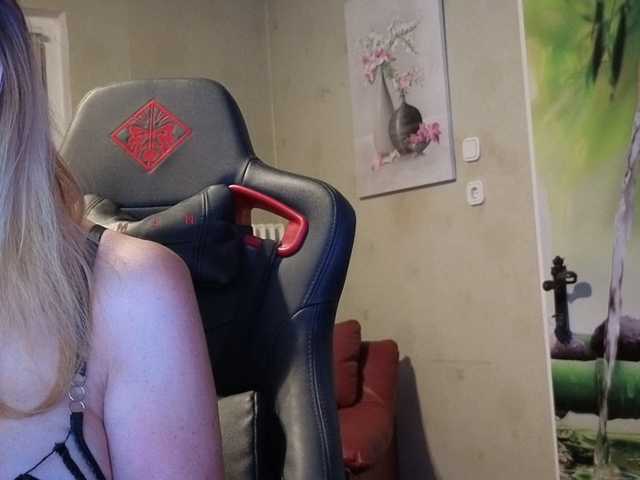 AngelikaMore — live female cam