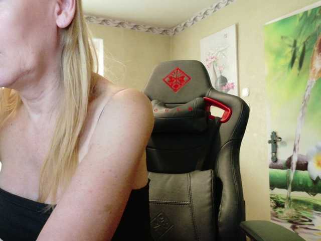 AngelikaMore live webcam show