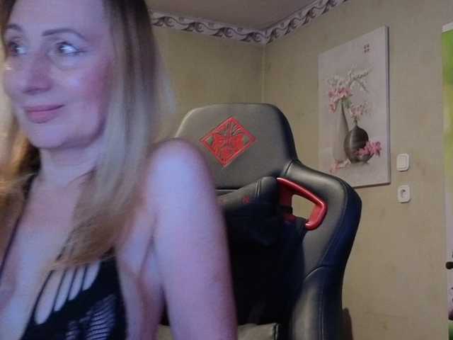 AngelikaMore live cam preview