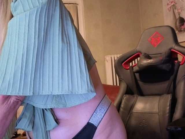 AngelikaMore live cam on BongaCams