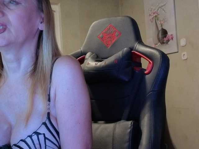 AngelikaMore live cam on BongaCams
