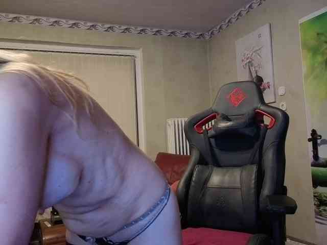 AngelikaMore webcam