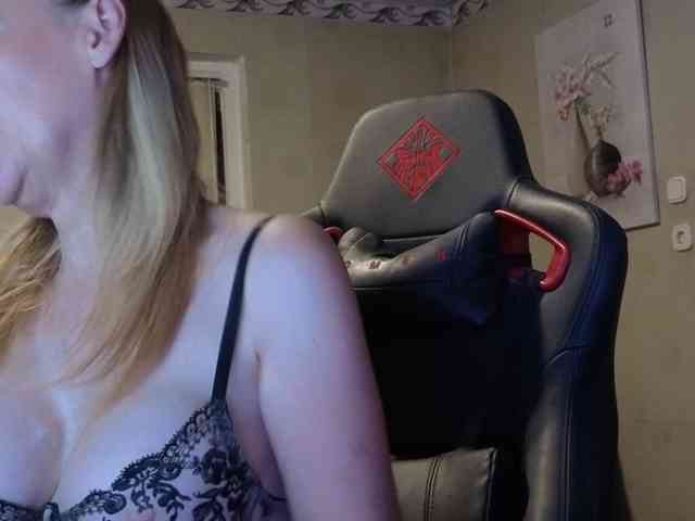 AngelikaMore AngelikaMore